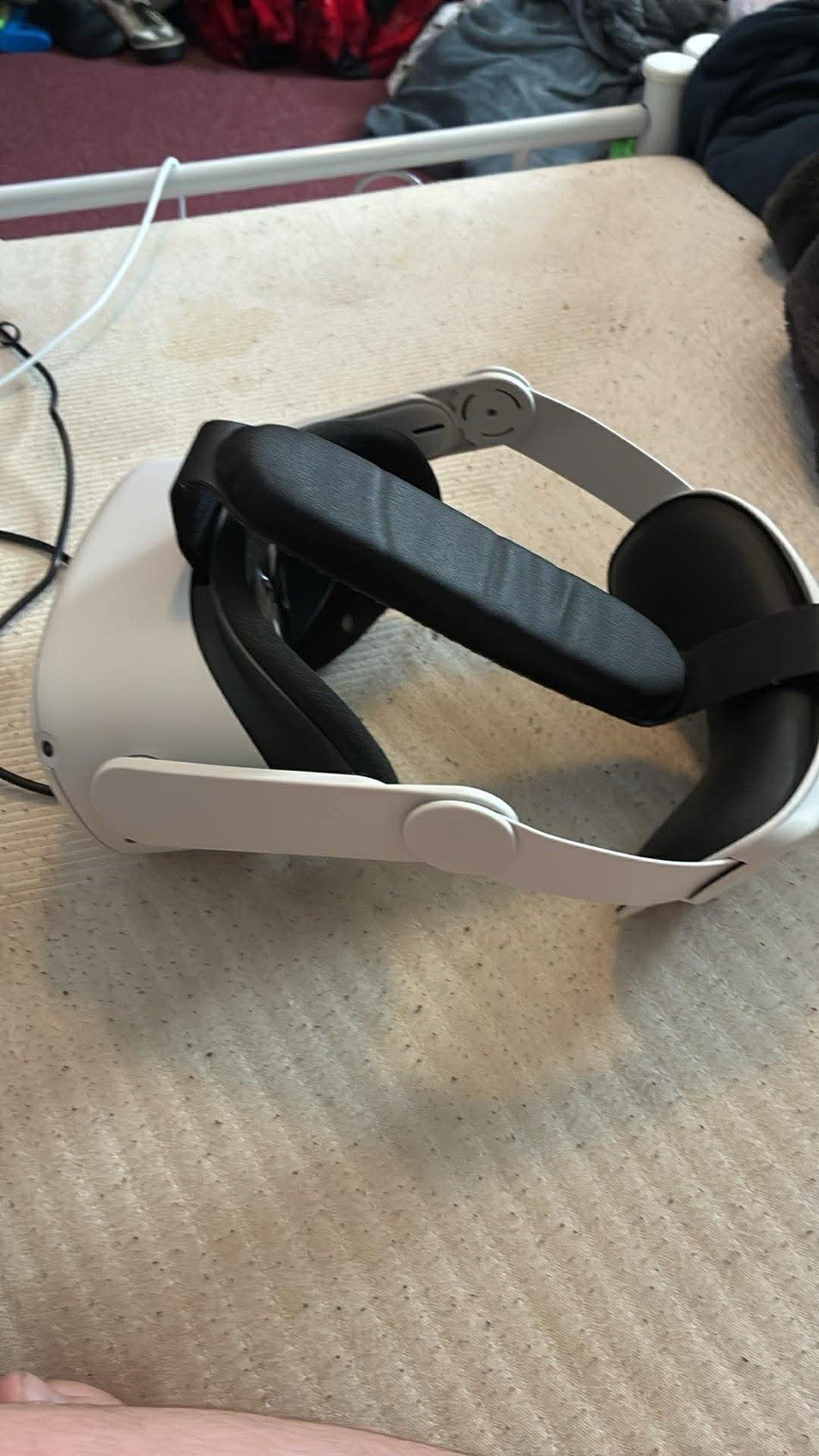 Meta Quest 2 Standalone VR Headset White Plastic Virtual Reality Device