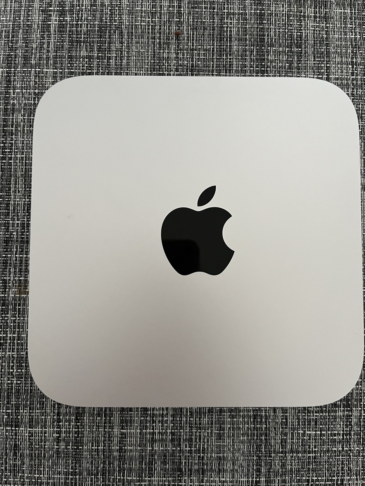 	Apple Mac Mini M1 (2020) – 8GB RAM, 256GB SSD - model A2348