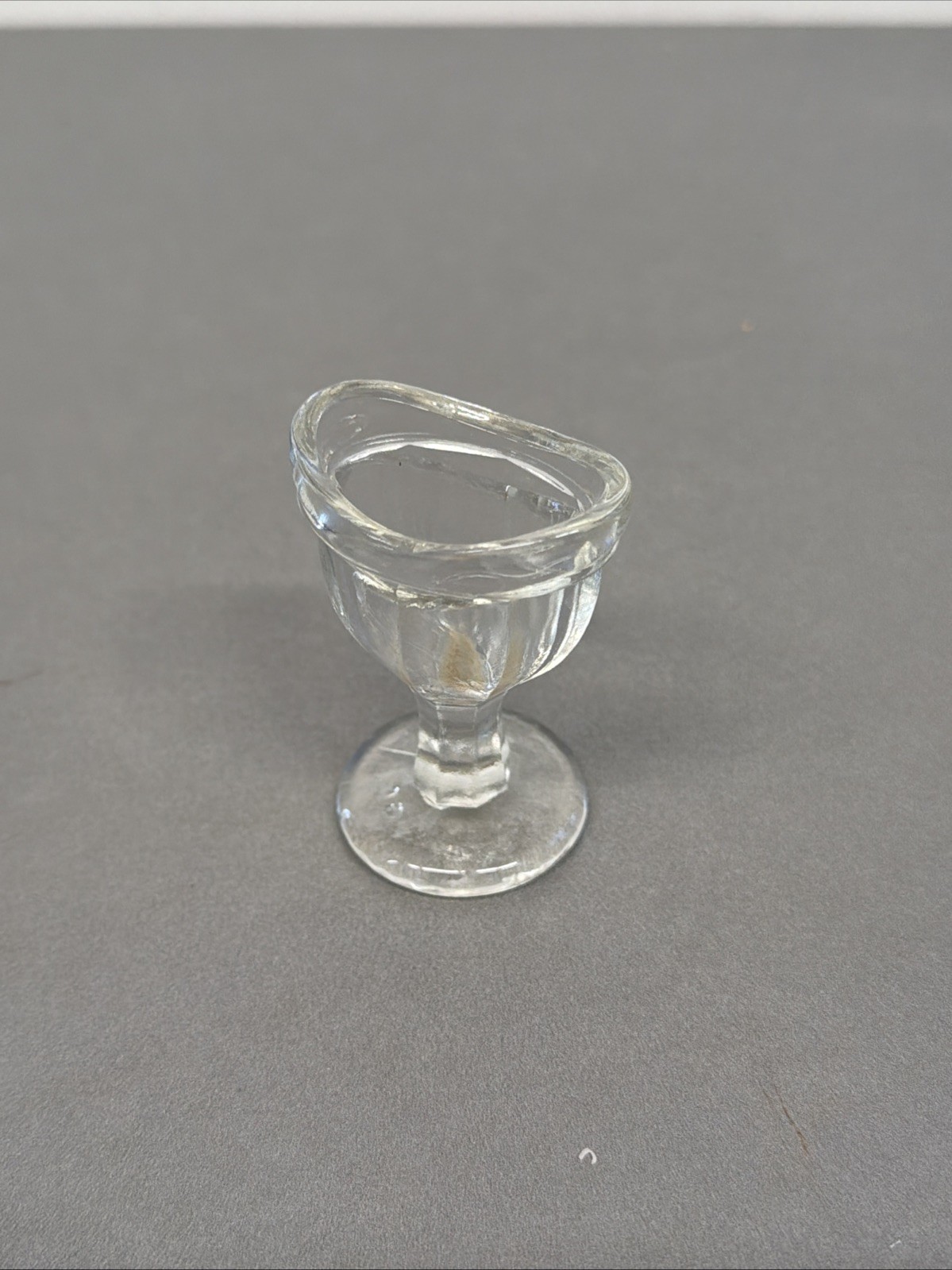 Antique Clear Glass Eye Wash Cup Pedestal Ocular Care Apothecary Ga4
