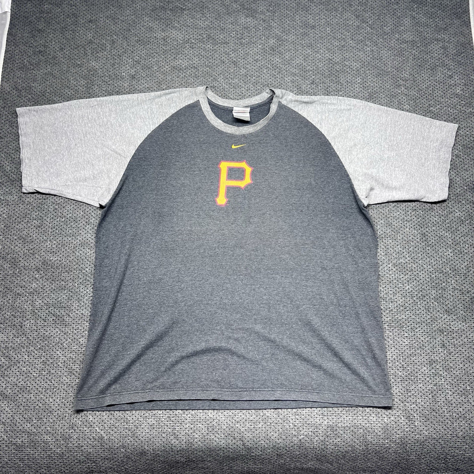 Vintage Y2K Nike Pittsburgh Pirates Center Swoosh T-Shirt XL RARE MENS GRAY