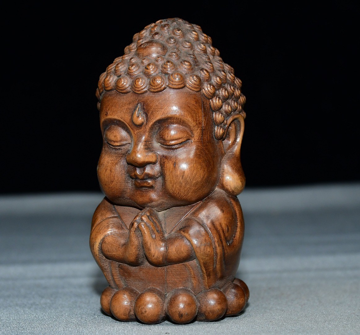 Exquisite Small Leaf Boxwood Buddha Handle