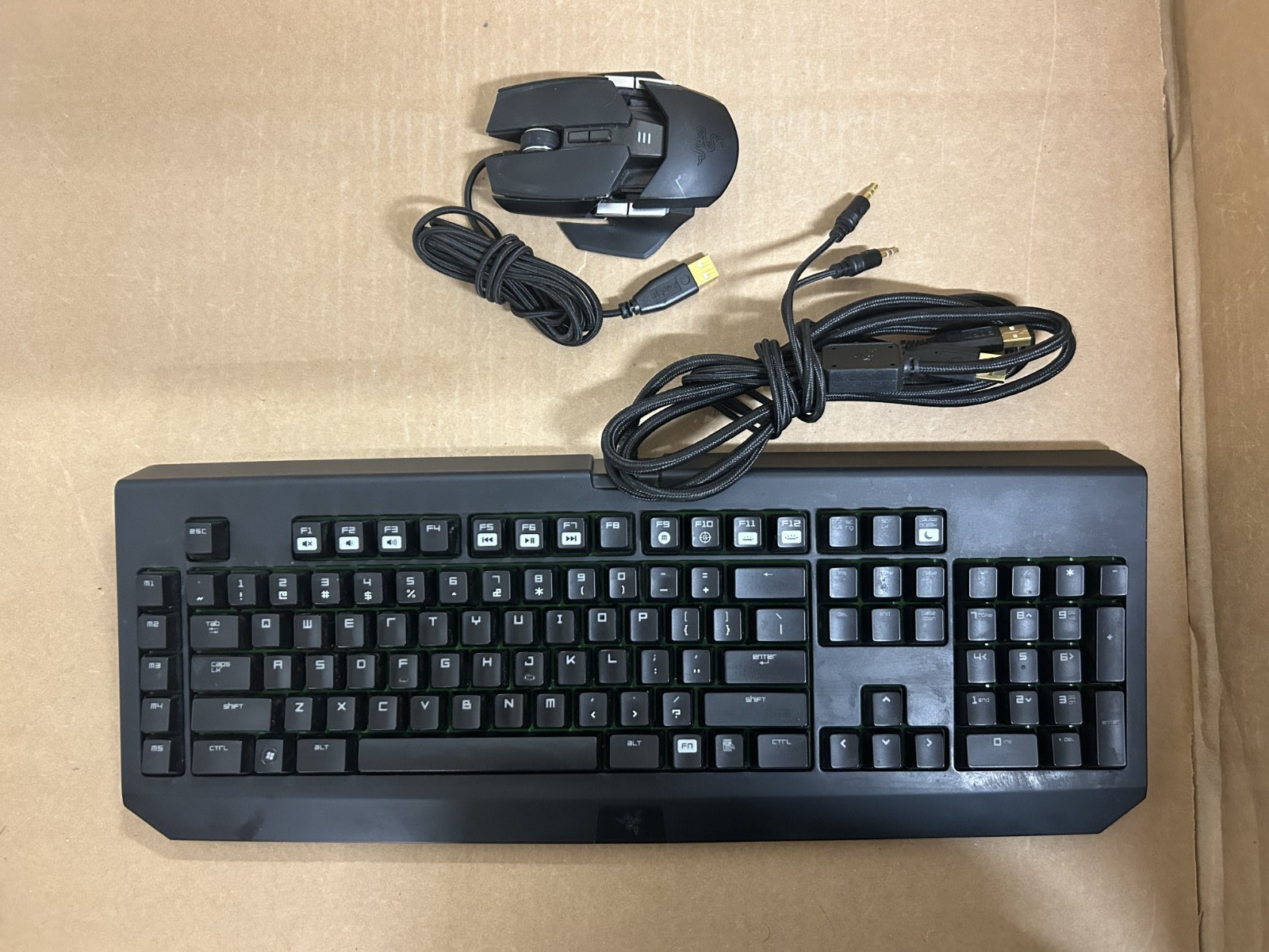 Razer BlackWidow Ultimate Gaming Keyboard with Razer RC30-007701 Gaming Mouse