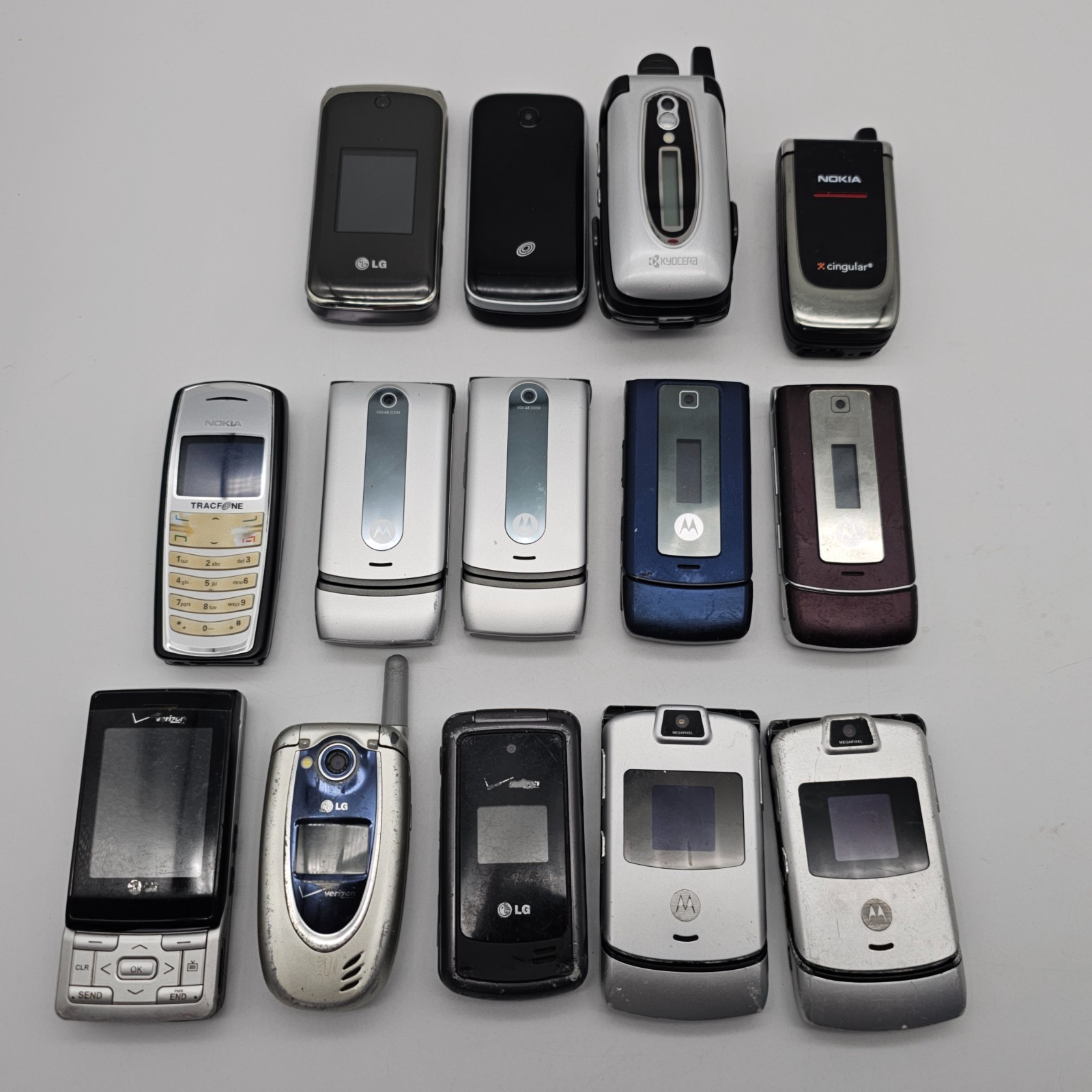 14x Mixed Old Cell Phone Lot Untested / For Parts: RAZR V3m (2), LG VX9400, W385