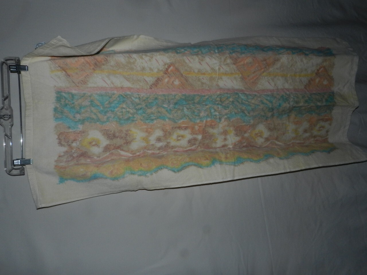 Croscill Woven bath Towel 100% Cotton 90's pastel aztec geometric 25"x48"