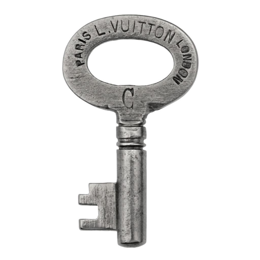 LOUIS VUITTON Automotive Trunk Key Code 'C'  1⅜" - Antique Key - ref.k936