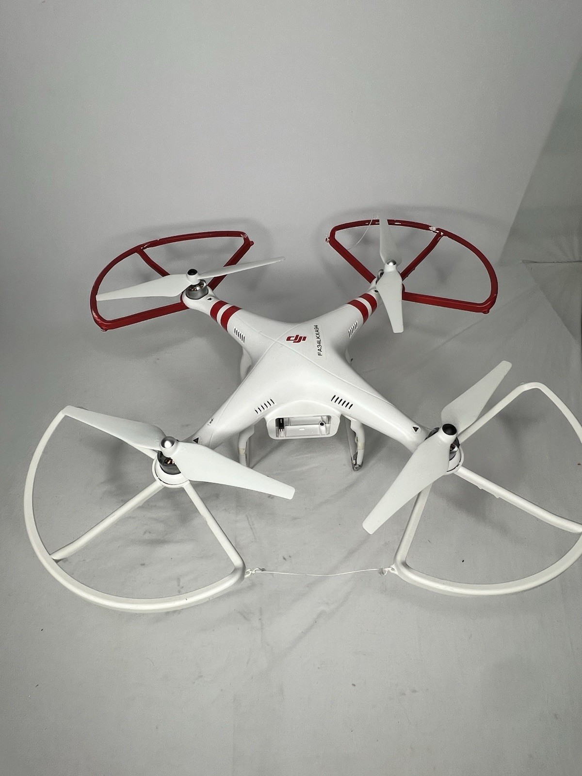 Broken DJI Phantom 2 Vision+ Camera Drone PV331 Bundle READ