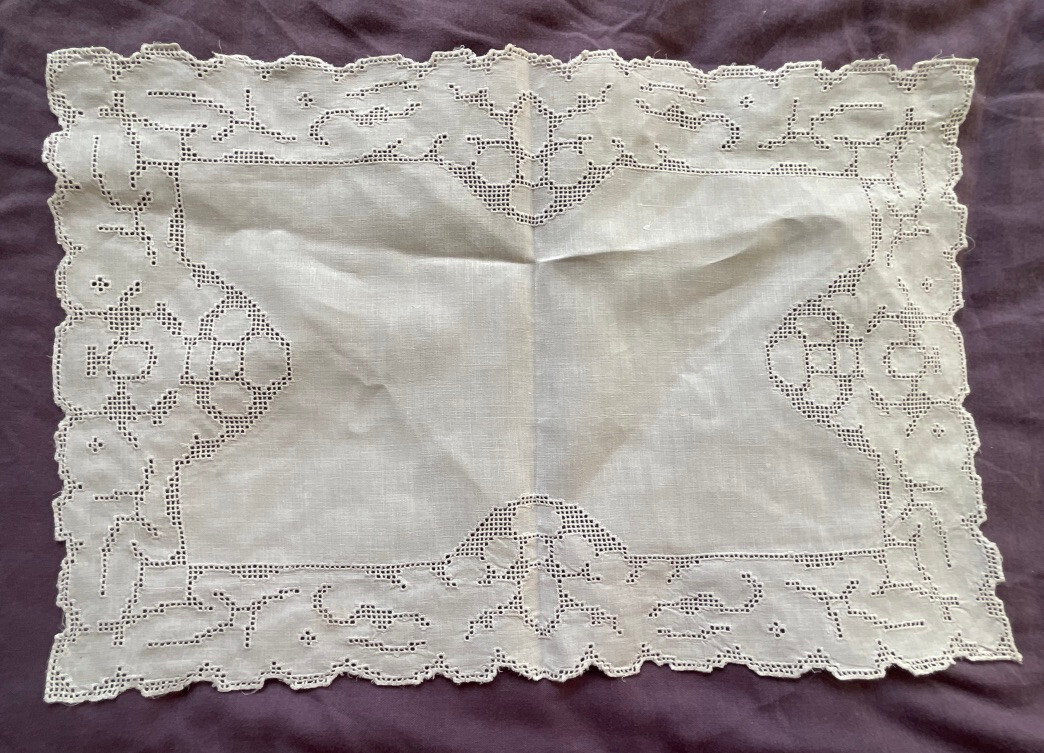 Vintage white doily    - retro cottage core  43 cm x 30 cm
