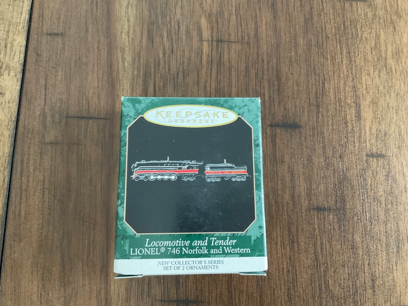 1999 Hallmark Keepsake Ornament Lionel 746 Norfolk & Western Locomotive & Tender