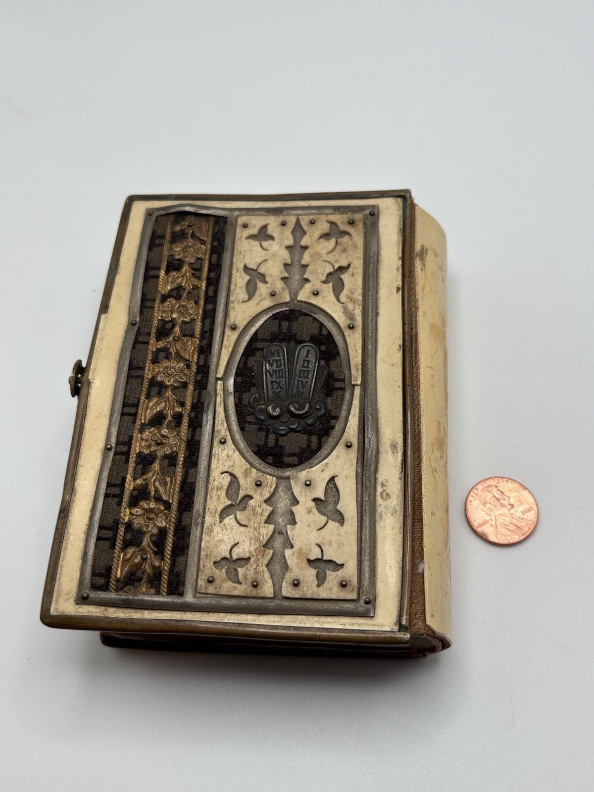 Antique 1857 The Form Of Daily Prayers Hebrew English  book