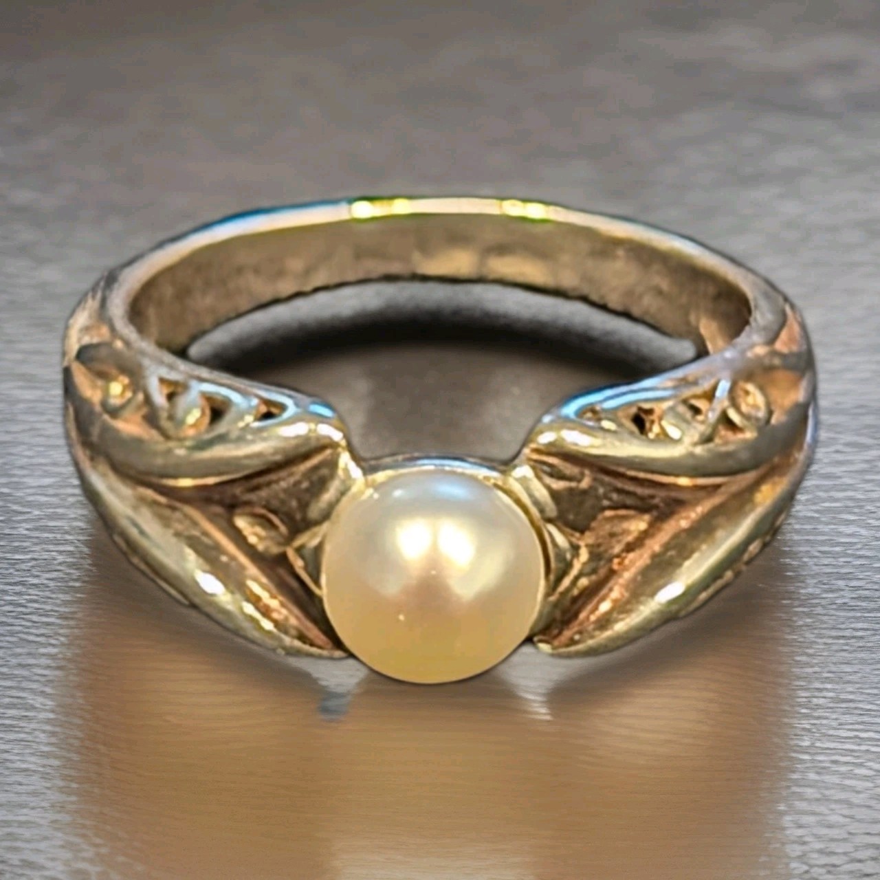 Shube Dakota West Sterling Silver 6mm Pearl Scrollwork Design Ring Size 6