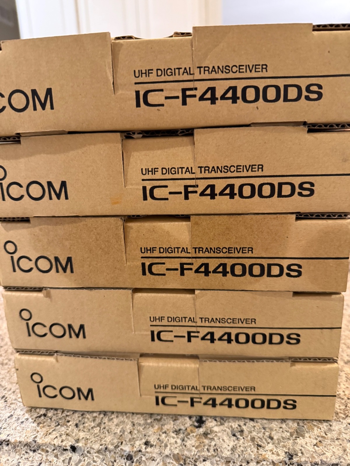 Icom IC-F4400DS UHF IDAS Digital Portable Radio 400-470 MHz w/NEW BP-283 Battery