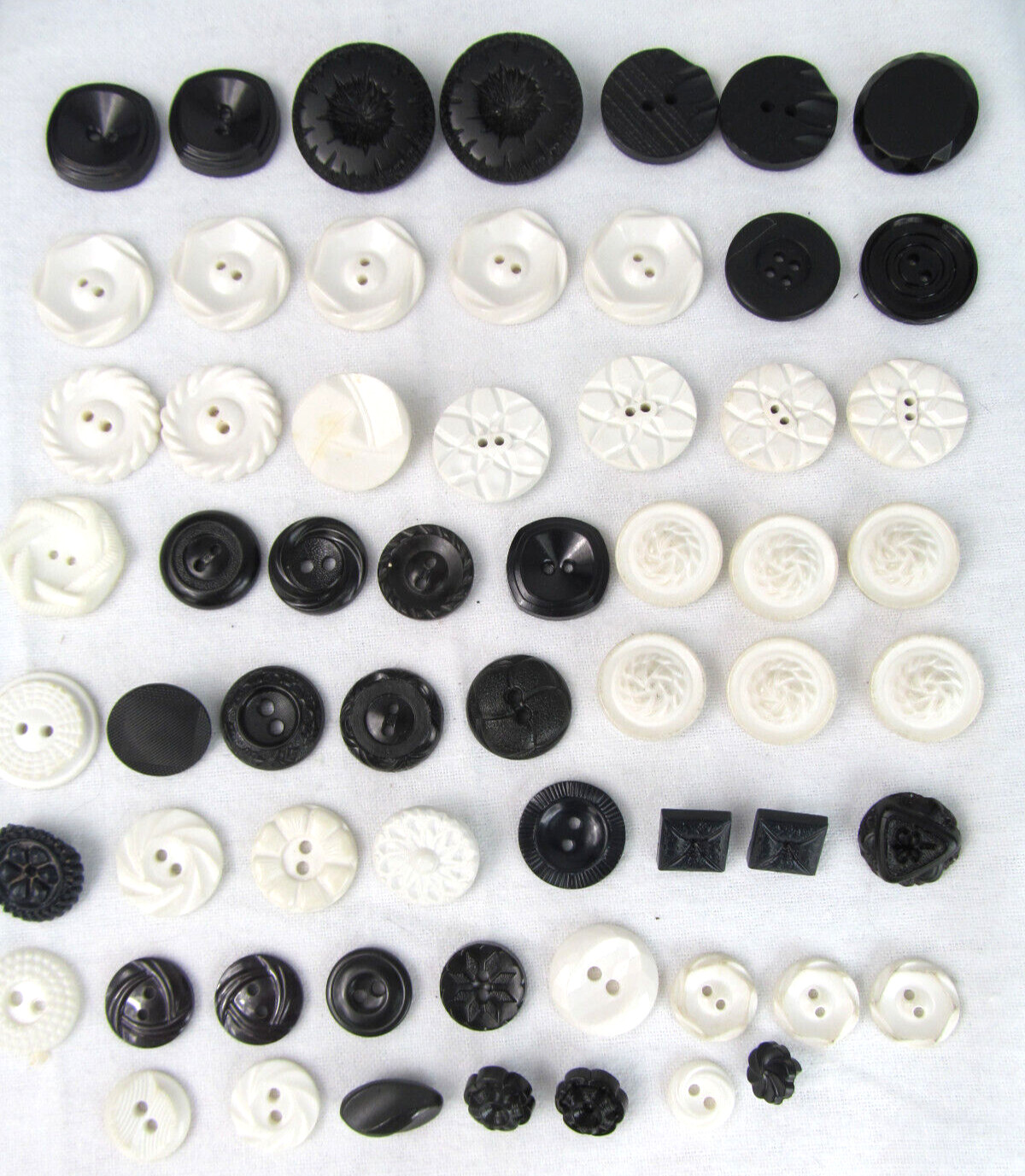 Vtg Buttons Black White Assorted Sizes Styles Design Old 61 Lot Sewing Crafts S2