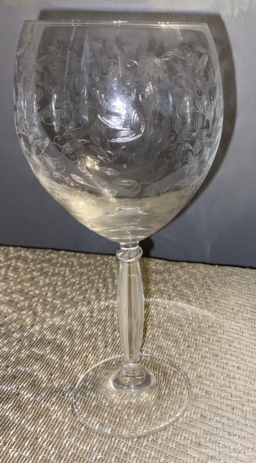 ELIZA by Pier 1 Wine Glass/Water Goblet 8 1/4" Tall Etched Leaves Floral