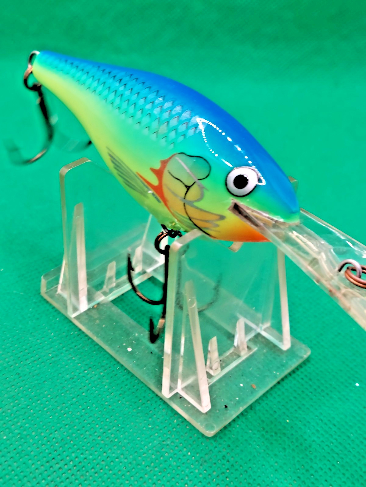 Rapala, old lure fishing, super crankbait fishing , has a rattle.