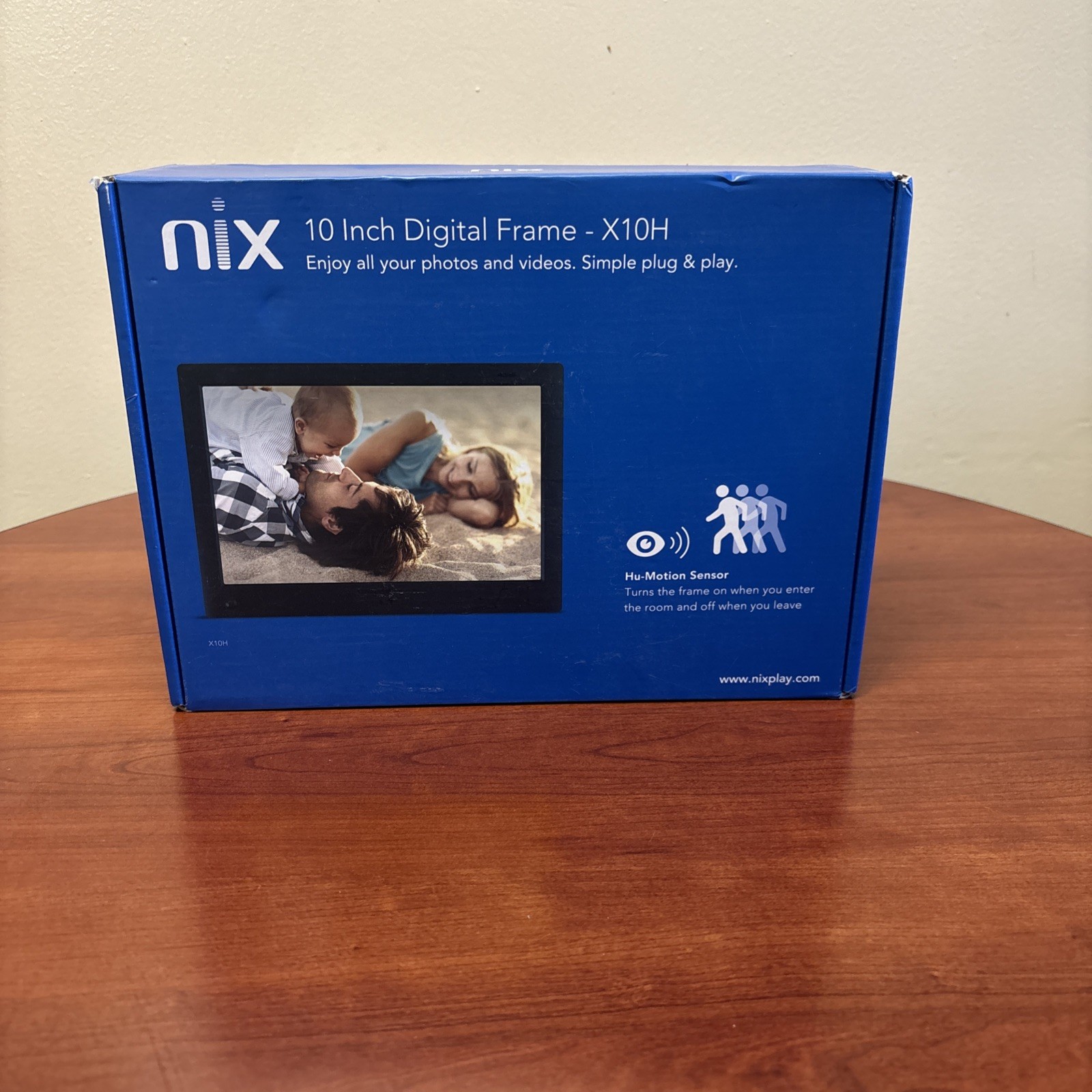 Nix 10 Inch Digital Frame -  Open Box (Manual)