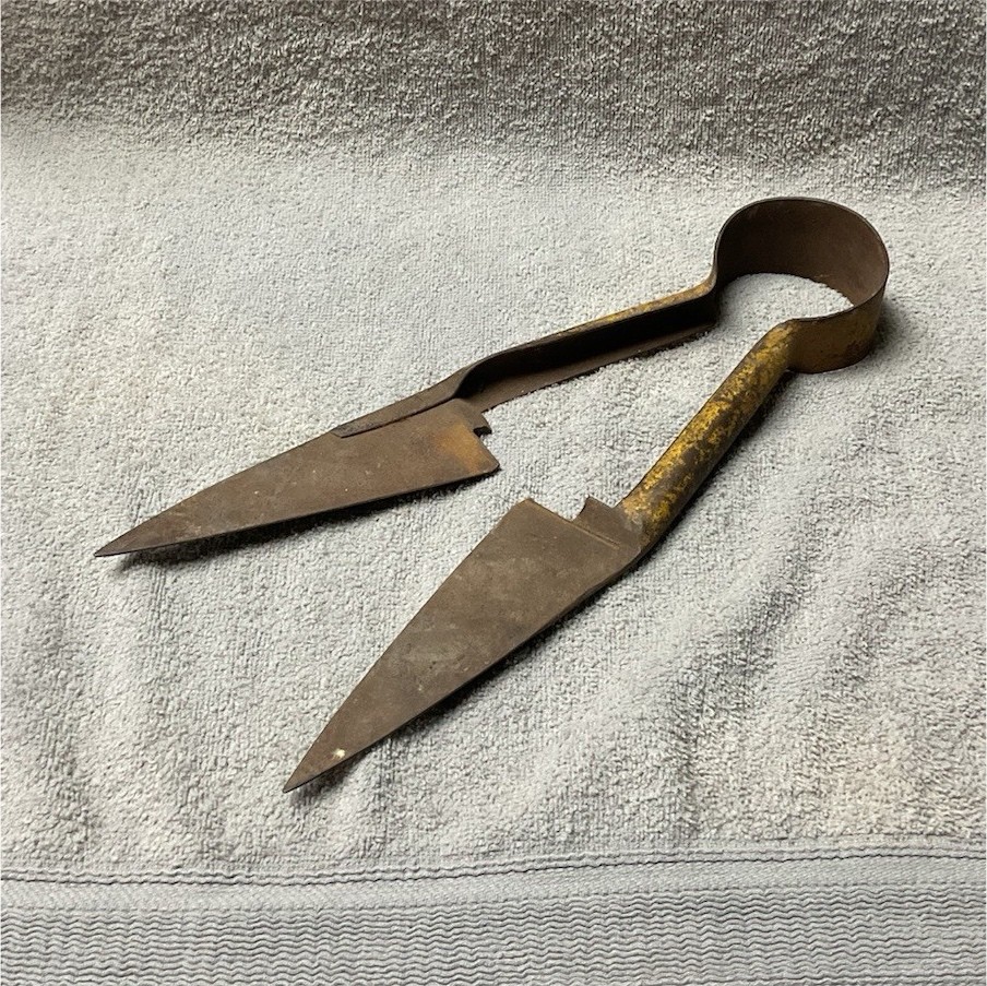 Traditional Vintage Manual Hand Operated Sheep Shears Metal Blade Livestock Tool