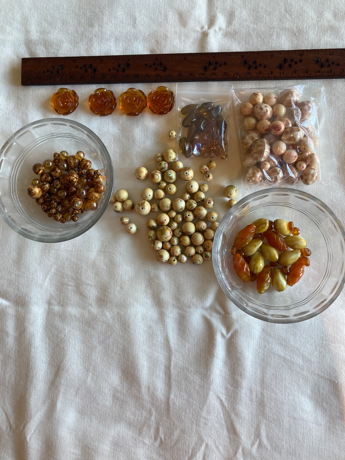 vintage bead lot of glass and plastic beads in earth tones pkg H