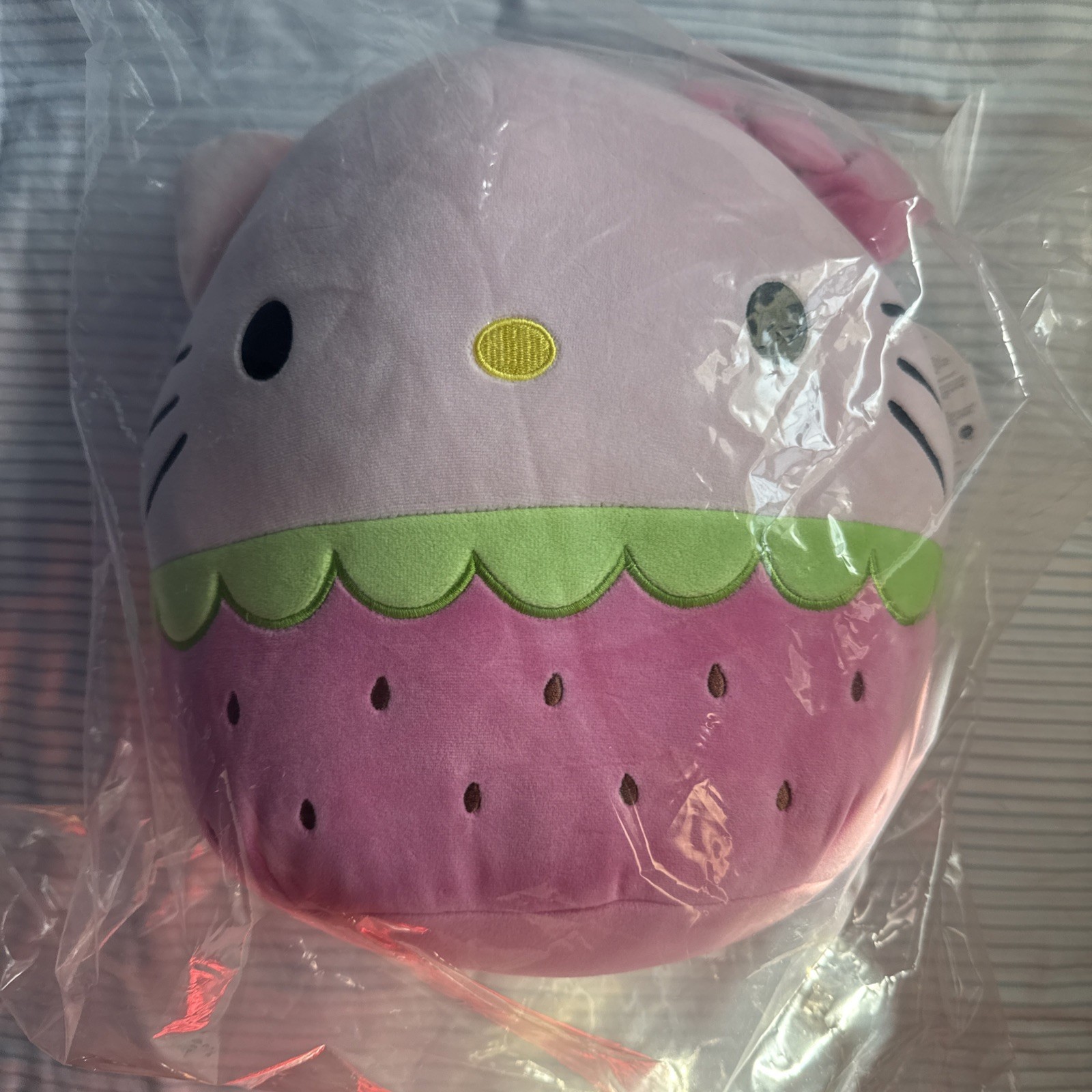 Sanrio x Squishmallows Hello Kitty Pink Strawberry Bow Cuddly Plush 12in NWT