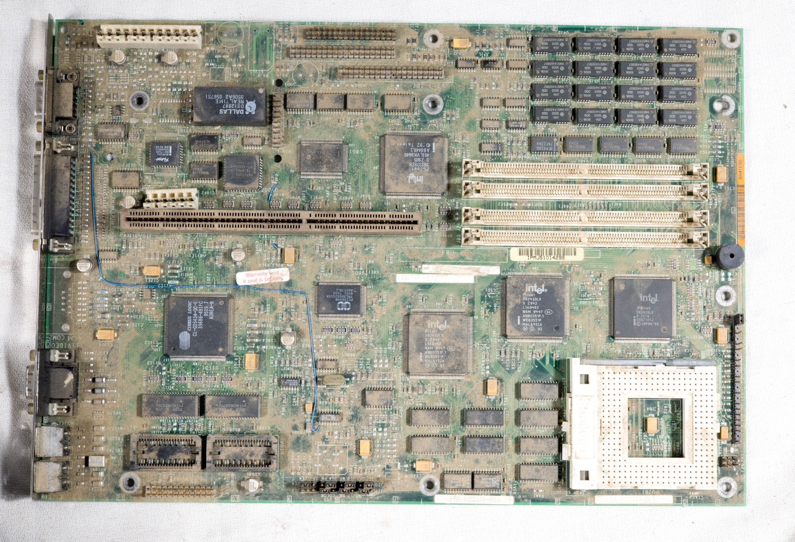 Vintage Generic Pentium 60/66 Socket 4 motherboard 622317-001 untested mbdB13