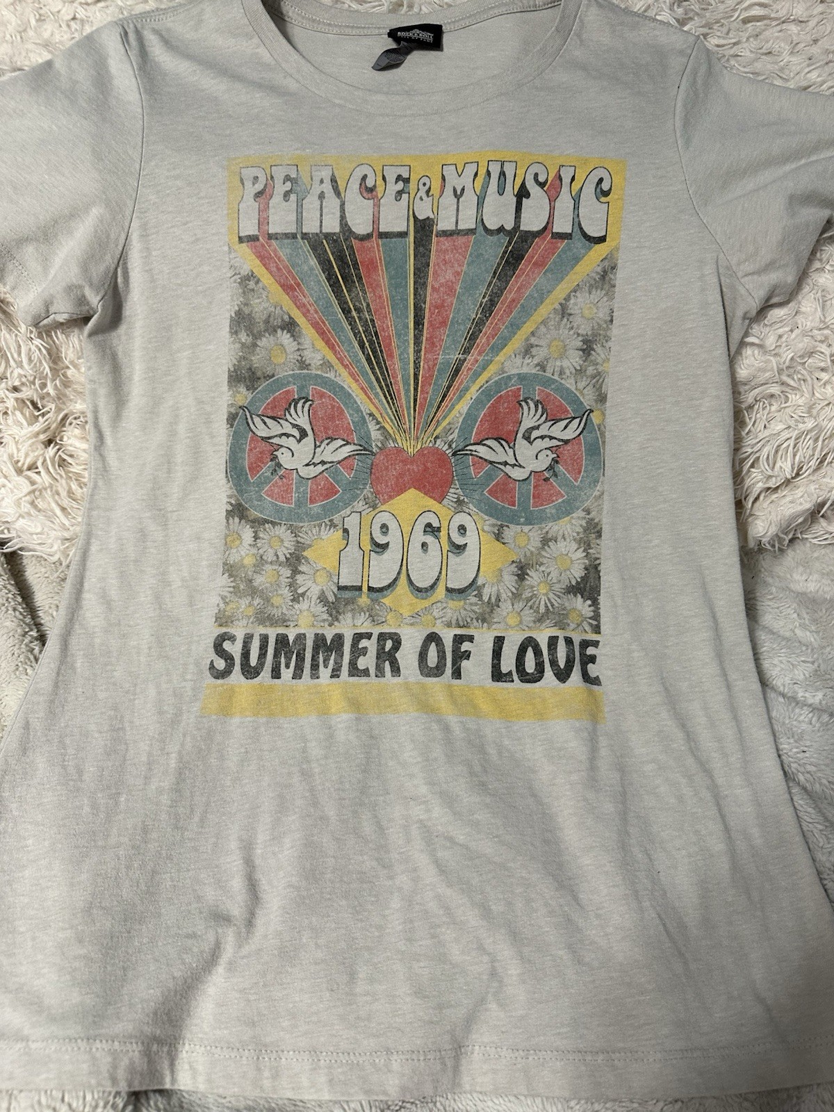 Rock and Roll Hall of Fame XL Tshirt Peace Love