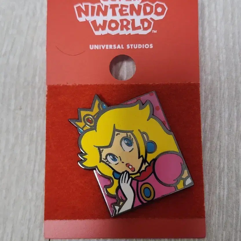 Mario Peach Princess Nintendo World Badge Collectible USA Universal Studios
