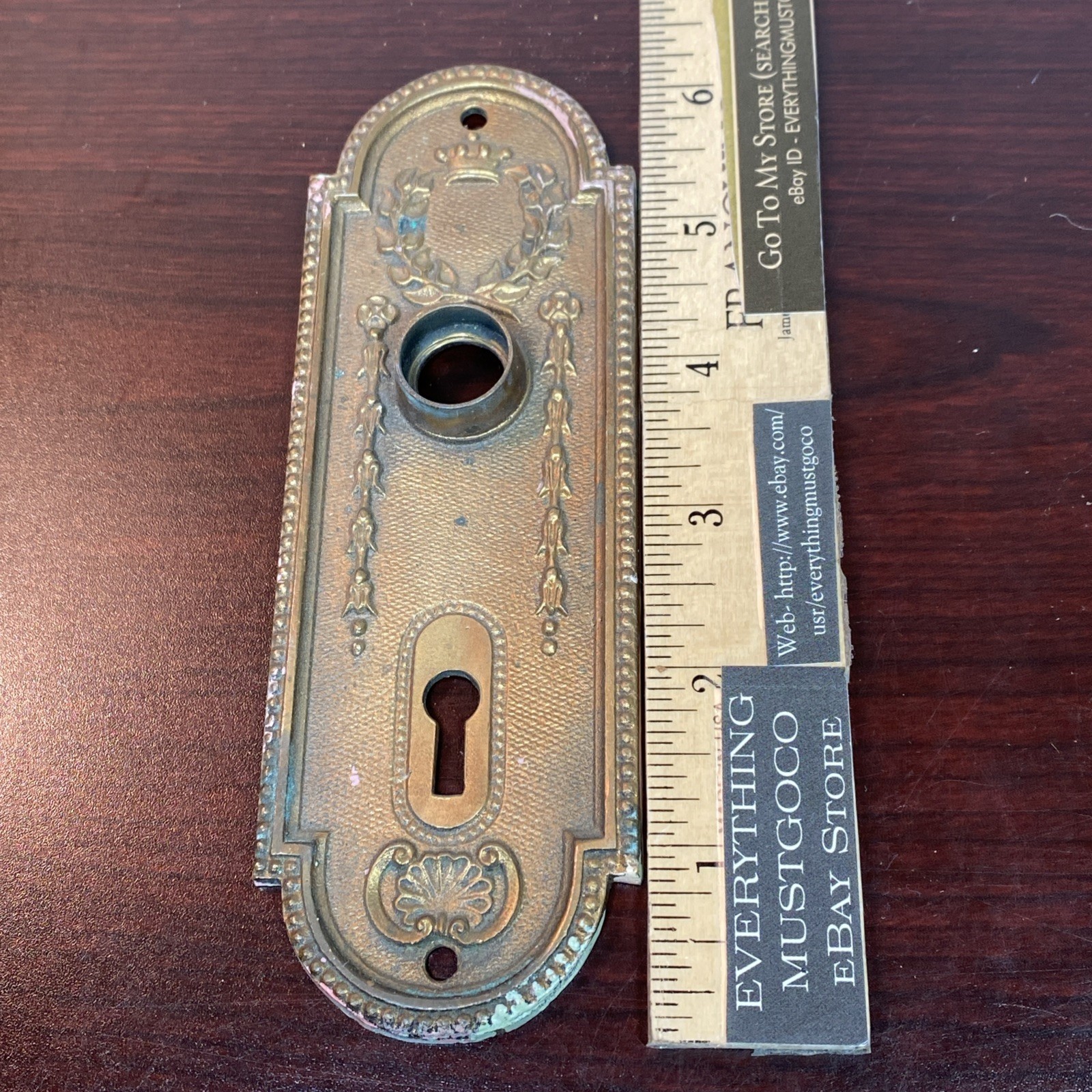 Antique Brass Ornate Laurel Wreath Clam Door Knob BackPlate Victorian Keyhole