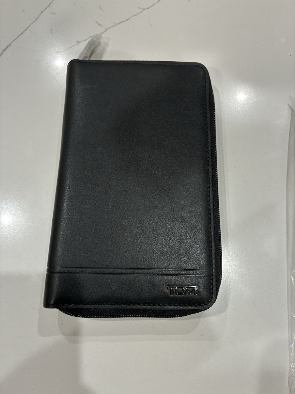 New Authentic Tumi Horizon SLG Leather Travel Zip Wallet Card Holder Passport