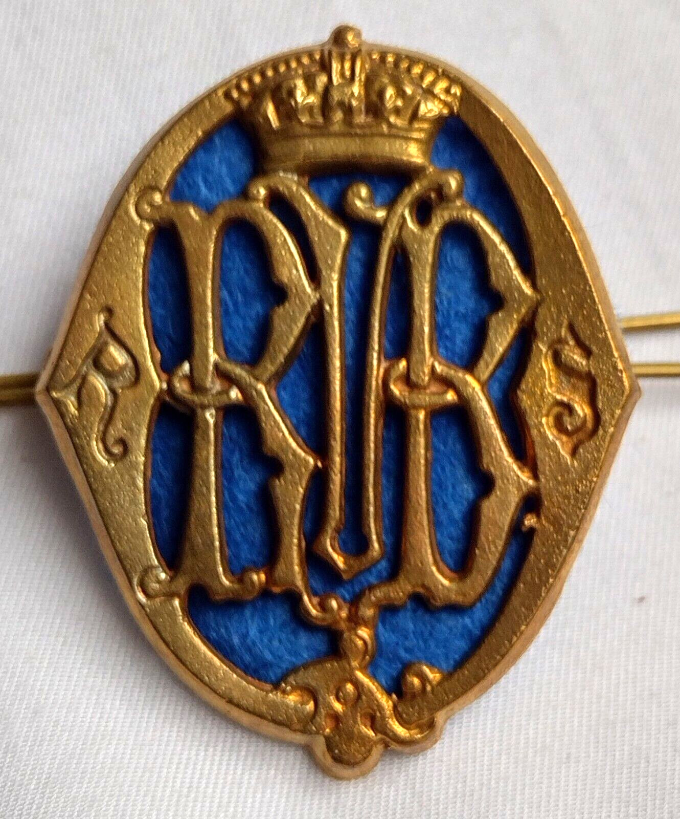 WW1 Queen's Rifle Volunteer Brigade Cap Badge RVB KC All Brass 2 Lugs ANTIQUE