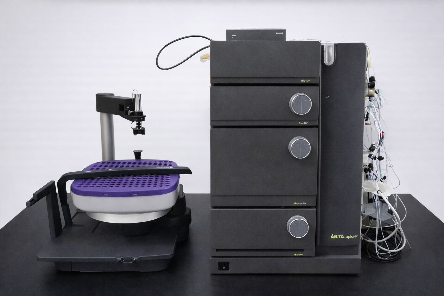 Amersham AKTA Explorer FPLC Chromatography System w/ Frac-950 Fraction Collector