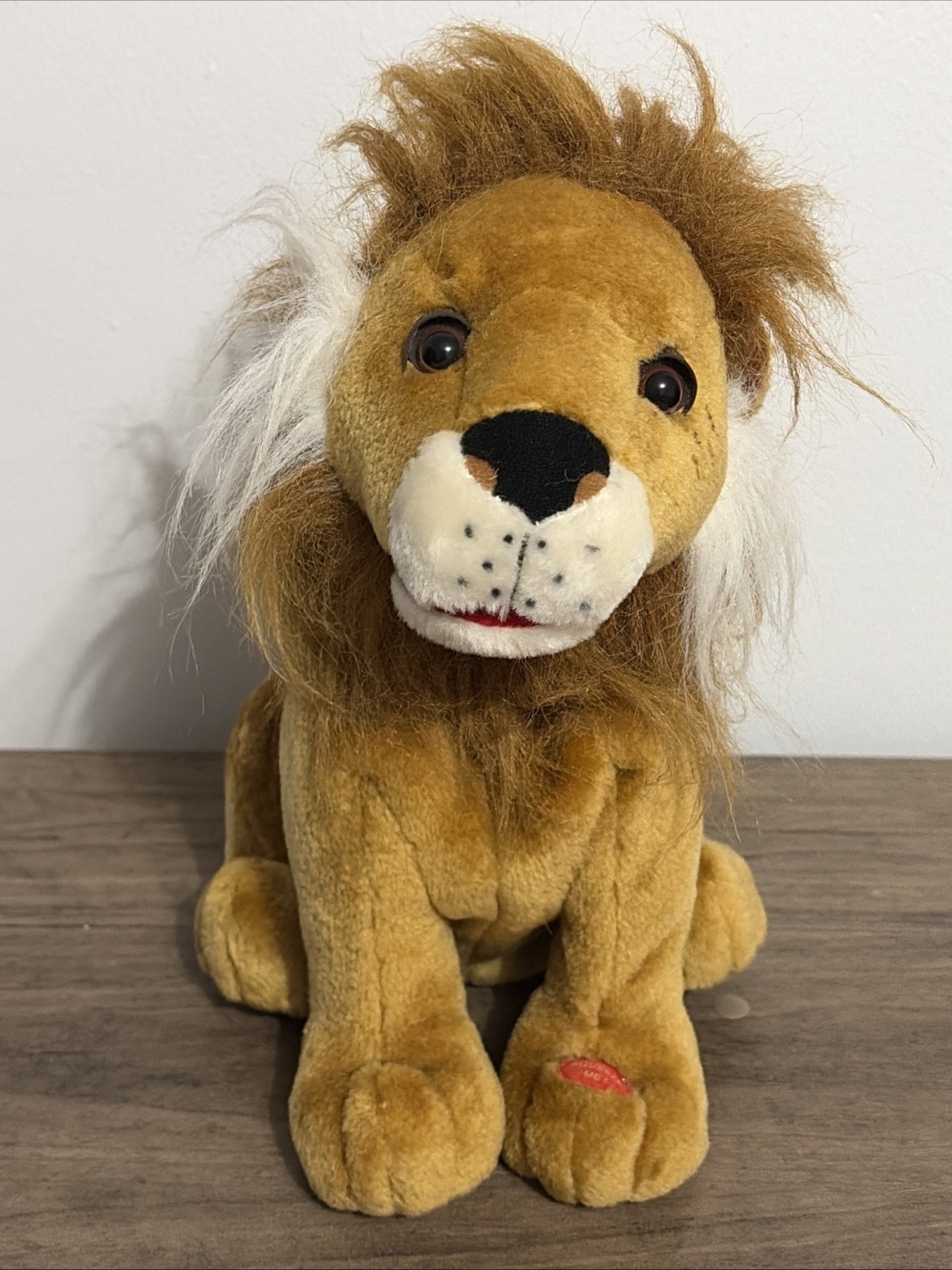 Lion Stuffed Animal Sings "In the Jungle" Wags Tail PBC International 12" Rare