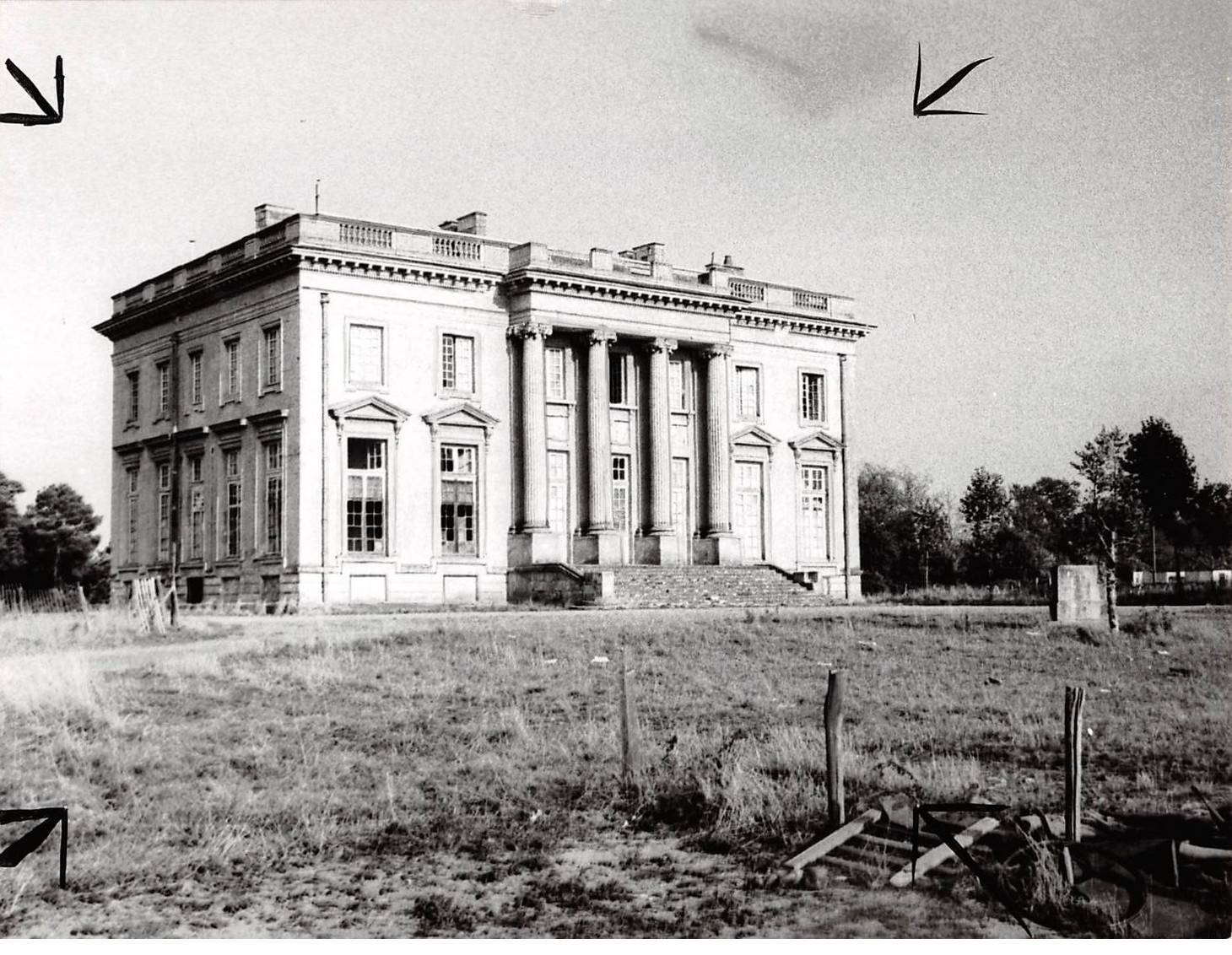 Press Photo AM21146 Approximately 21X21 CM Chateau De Pignerolles