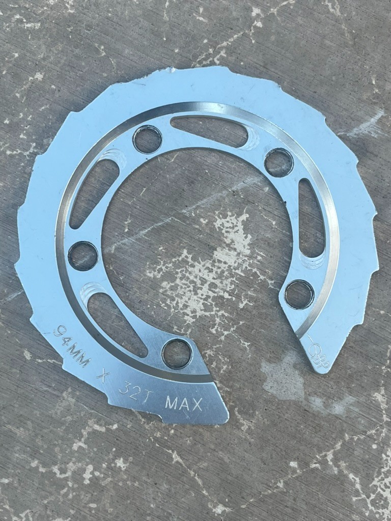 Unbranded CNC Machined Alloy Buzzsaw Chainring Chainguard | 94 BCD / 32T / VGC