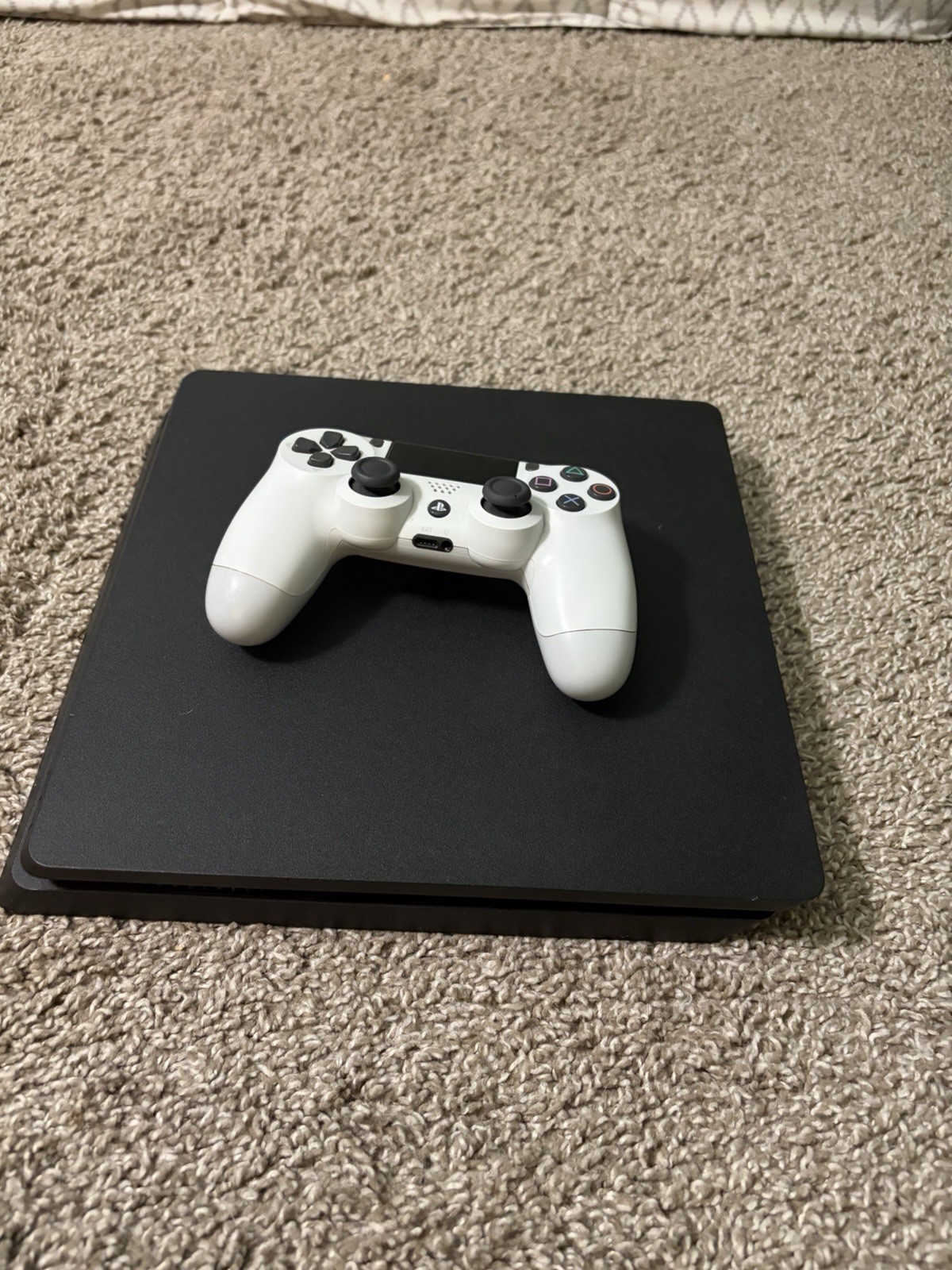 Sony PlayStation 4 Console with Controller, Cables & 8 PS4 Games Spider-Man