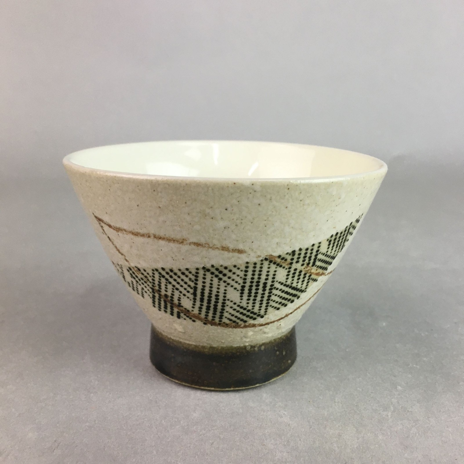 Japanese Ceramic Sake Cup Guinomi Sakazuki Vtg Pottery Leaf Design TC157