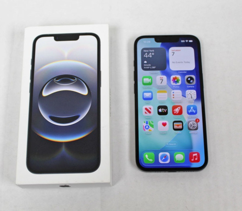 Apple iPhone 16e  128GB Black (Boost Mobile)