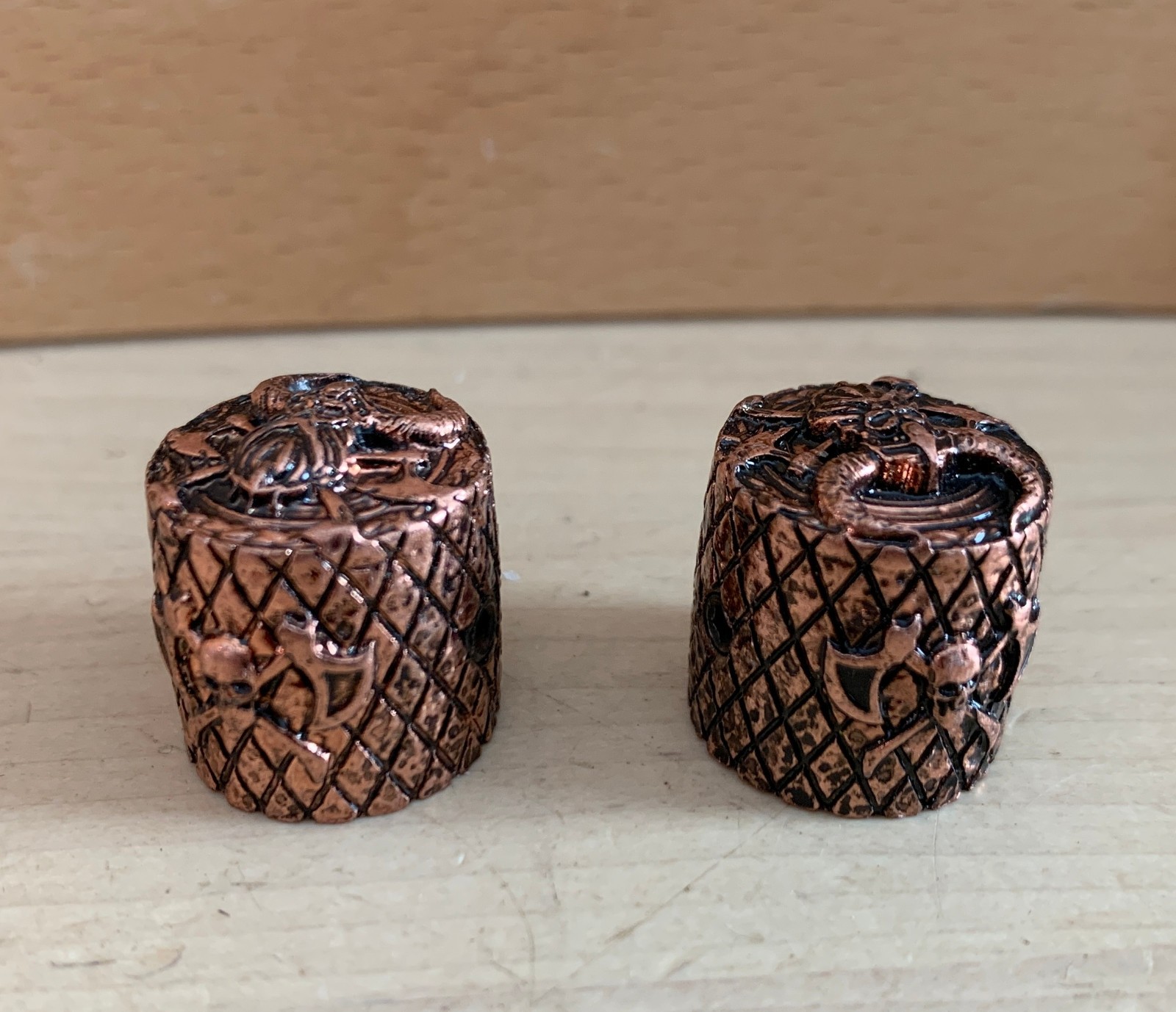 2x GUYKER CKB009 Electric Guitar Knob Part Retro Pirate Head Design Bronze 6.5mm