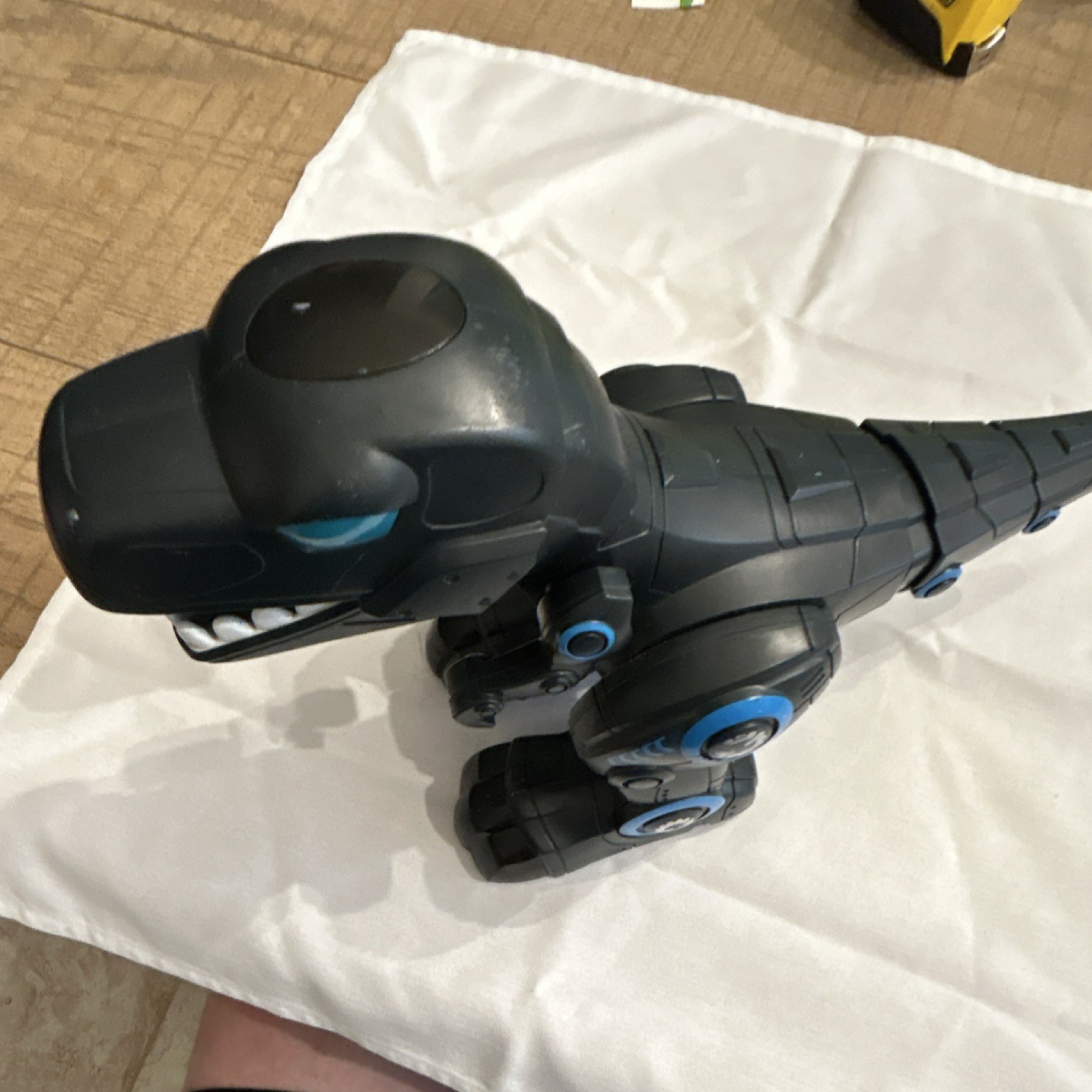 GRANDEX INT'L DEVELOPMENT LTD Electronic Robotic Dinosaur Toy Black Blue