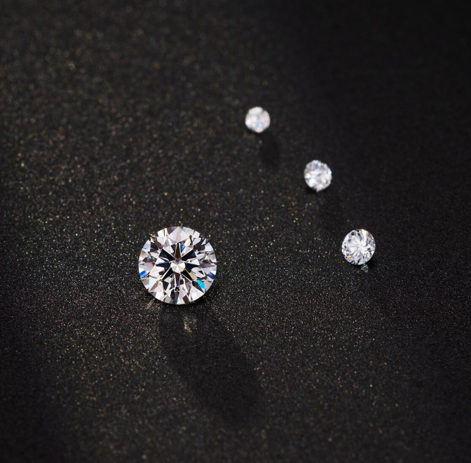 Certified Loose Lab Grown Diamond 8 Ct Round Cut Clarity VVS1