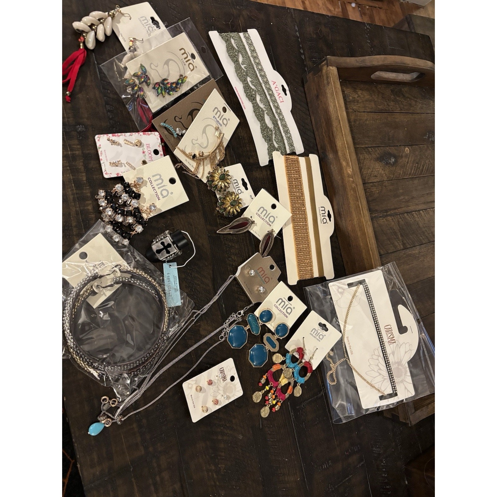 LARGE LOT OF MIXED FASHION AND COSTUME JEWELRY. 18 Different Pieces. 12 Of Each