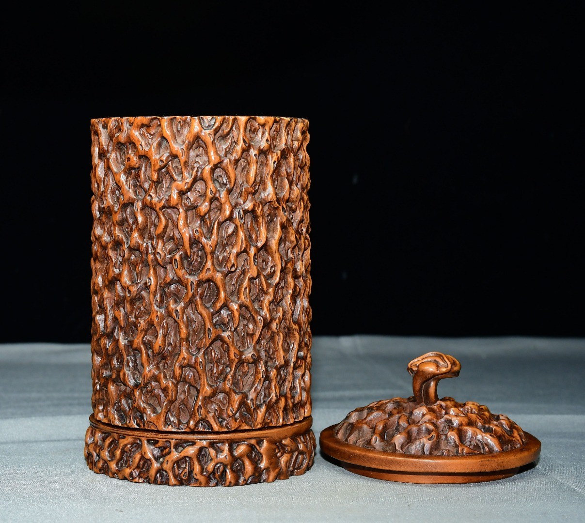 Exquisite Small Leaf Boxwood Tea Tube Ornament