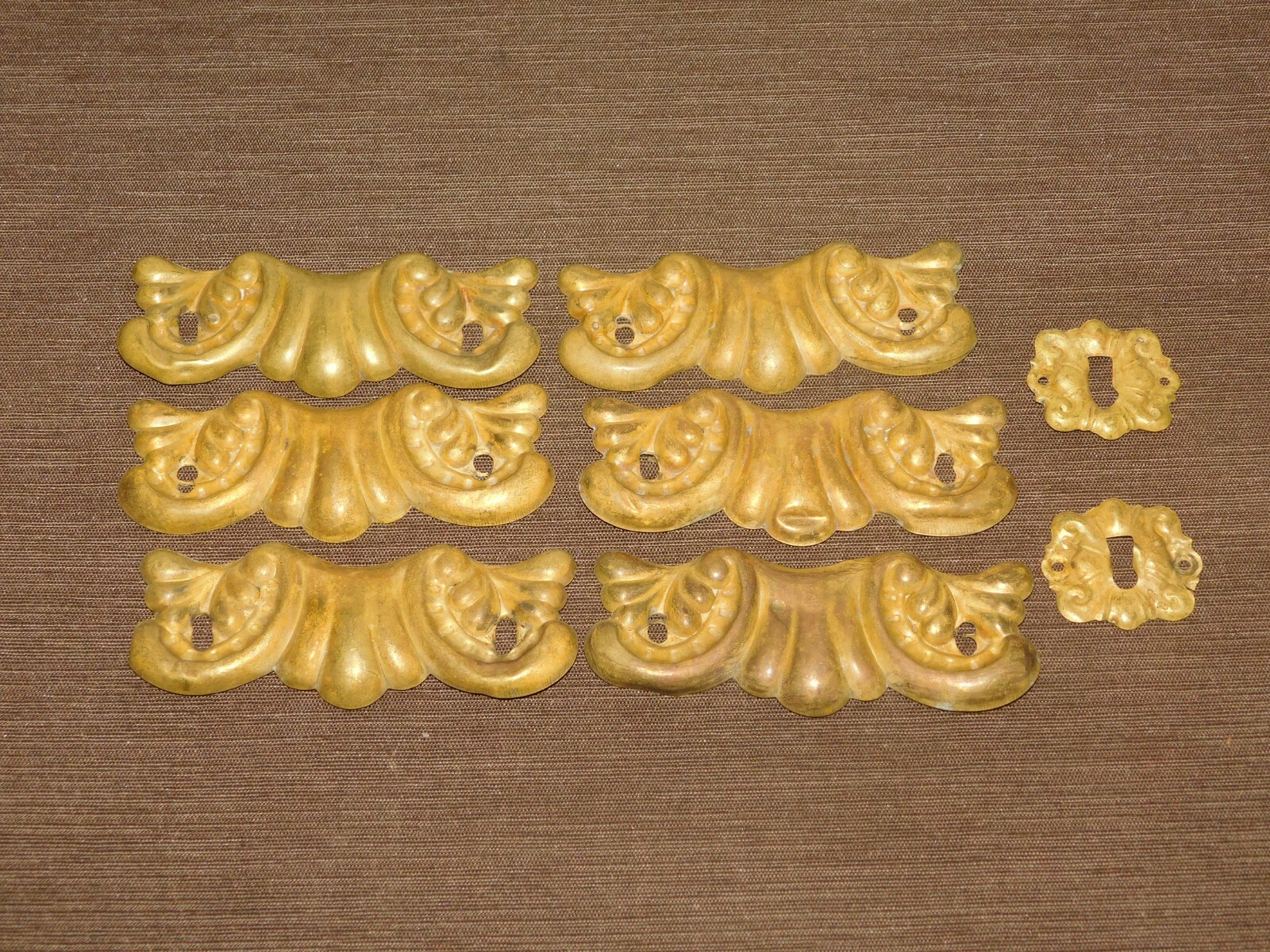 VINTAGE  FURNITURE HARDWARE 6 DRAWER  & 2 KEY HOLE BACK PLATES FOR PULL HANDLES