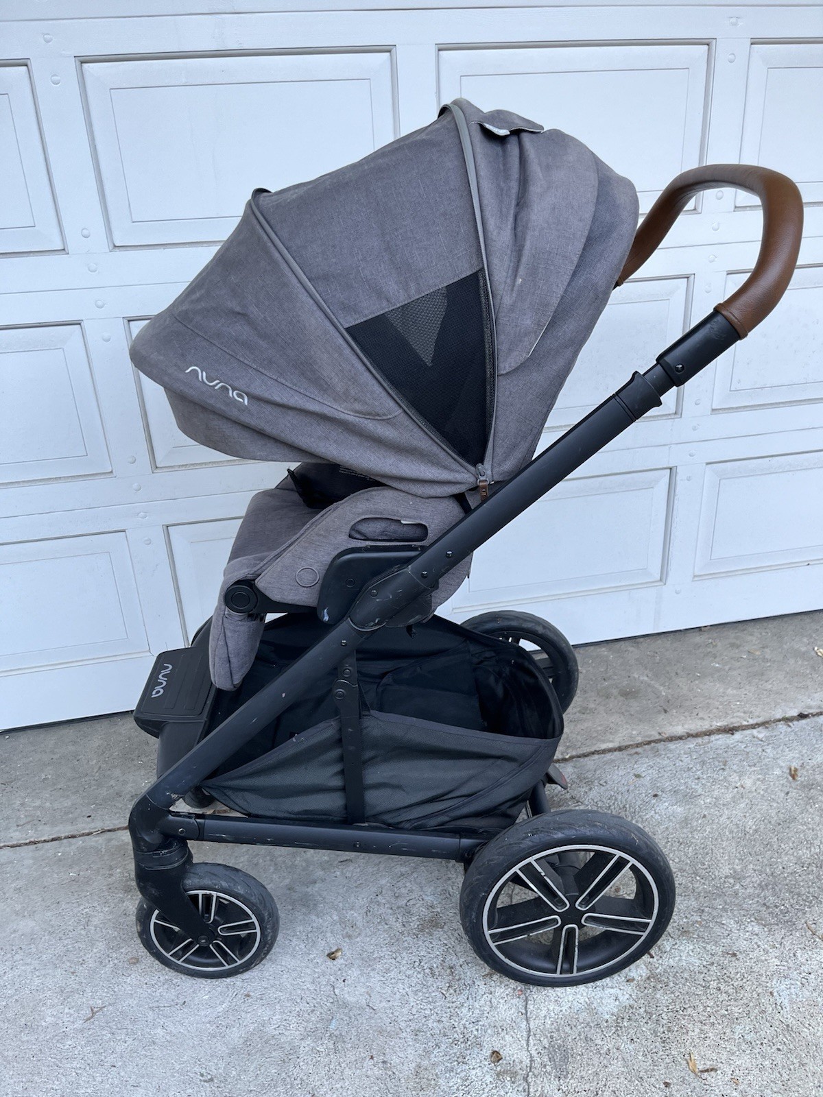 Nuna Mixx Stroller Granite Grey 2021 Model with Baby Inserts