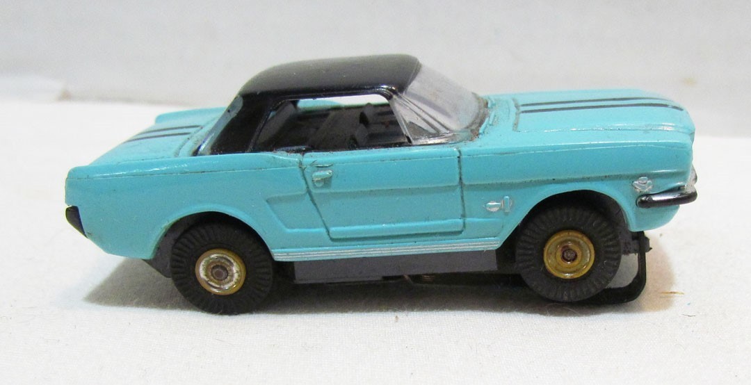 AURORA T-JET HO SCALE SLOT CAR 1960's MUSTANG HARDTOP TURQUOISE BLACK ROOF