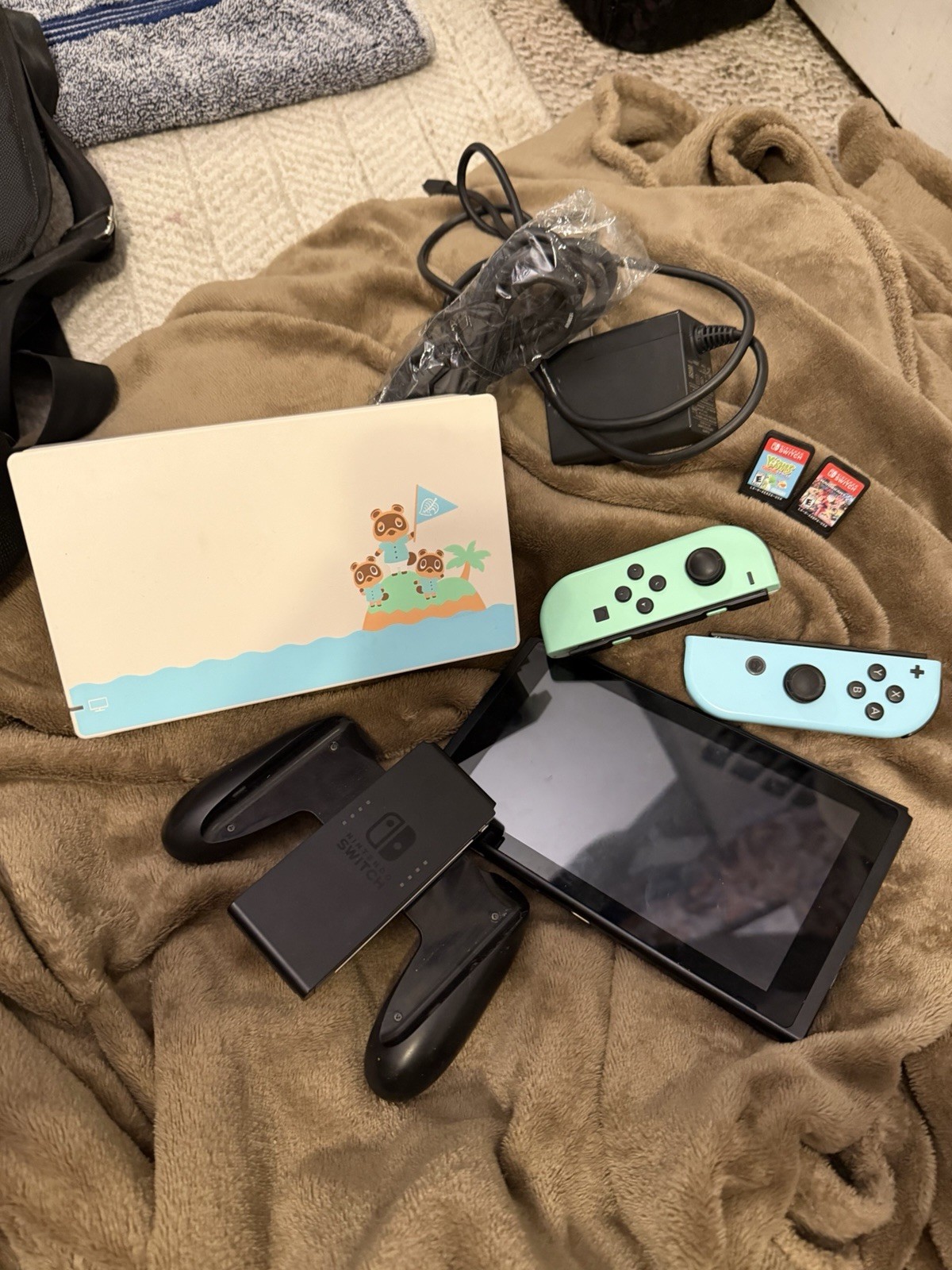 Nintendo Switch Animal Crossing Edition w/ Joy-Cons, brand new hdmi cord & case