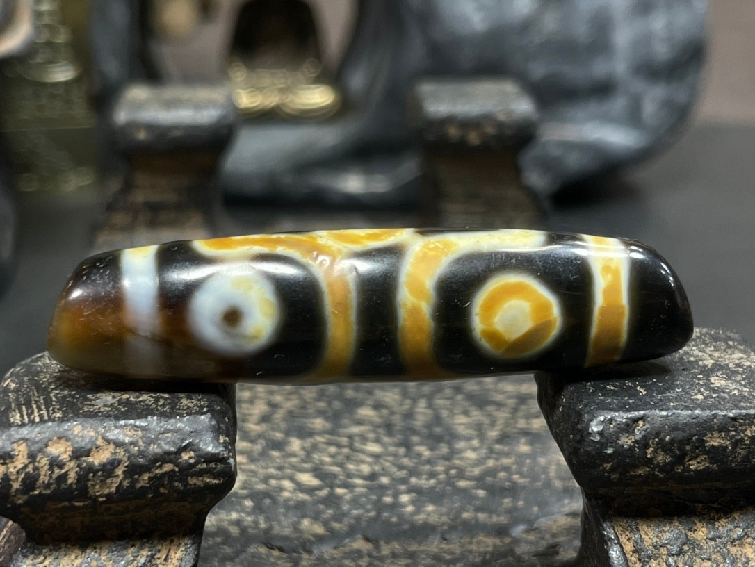 Old Tibetan Nepalese Himalayan Ancient 6 eye Old Dzi Talisman Beads Amulet 六眼天珠