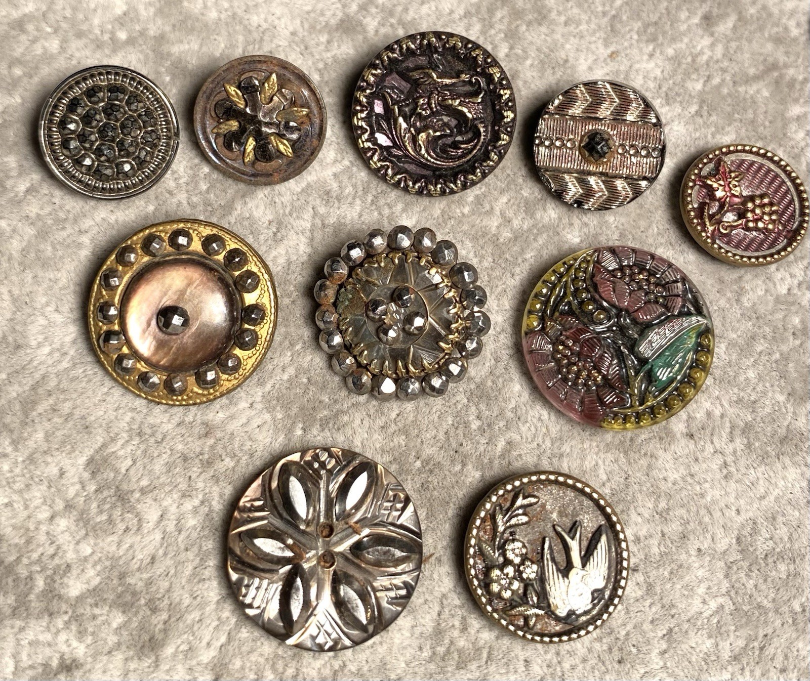 Antique Button Group Of 10 Glass  In Metal ,Celluloid, Metal, Shell  1/2” -7/8”