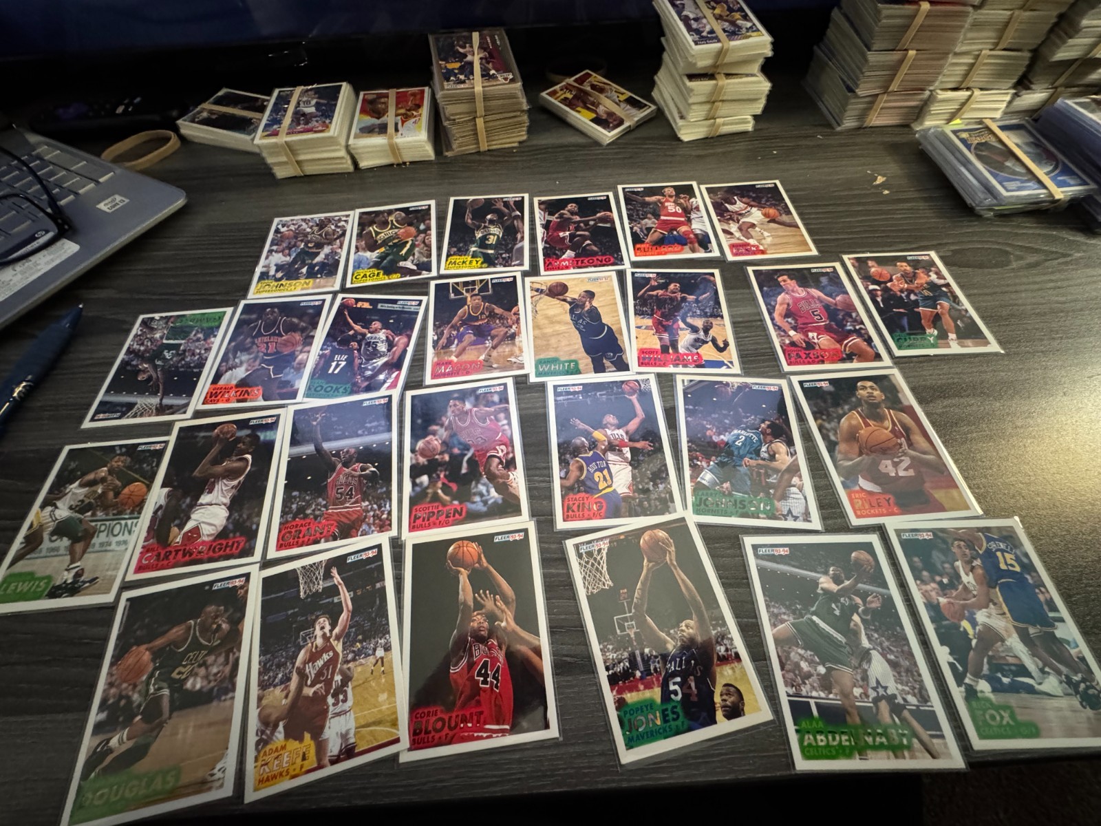 Lot of Vintage Basketball Cards(439)