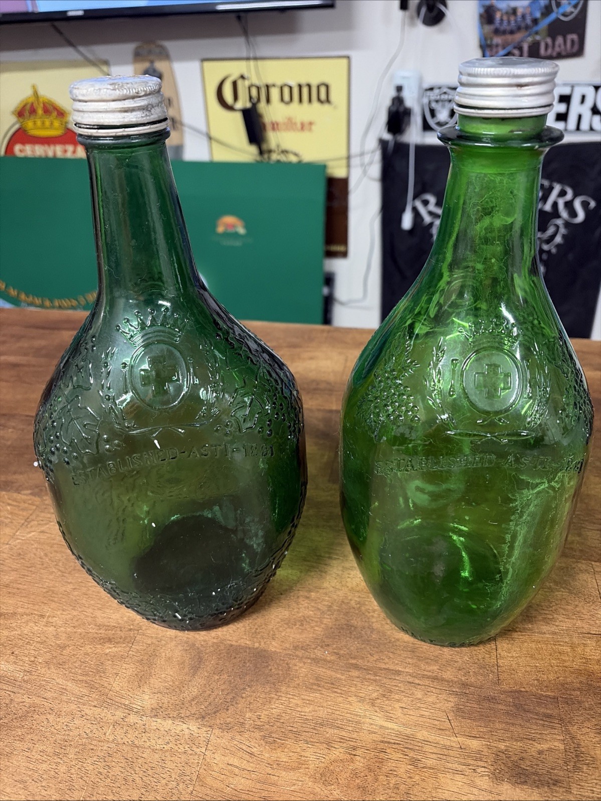 Vintage United Vintner's 4555 1/2 Gallon Green Glass Bottle Est. 1881 Set Of 2