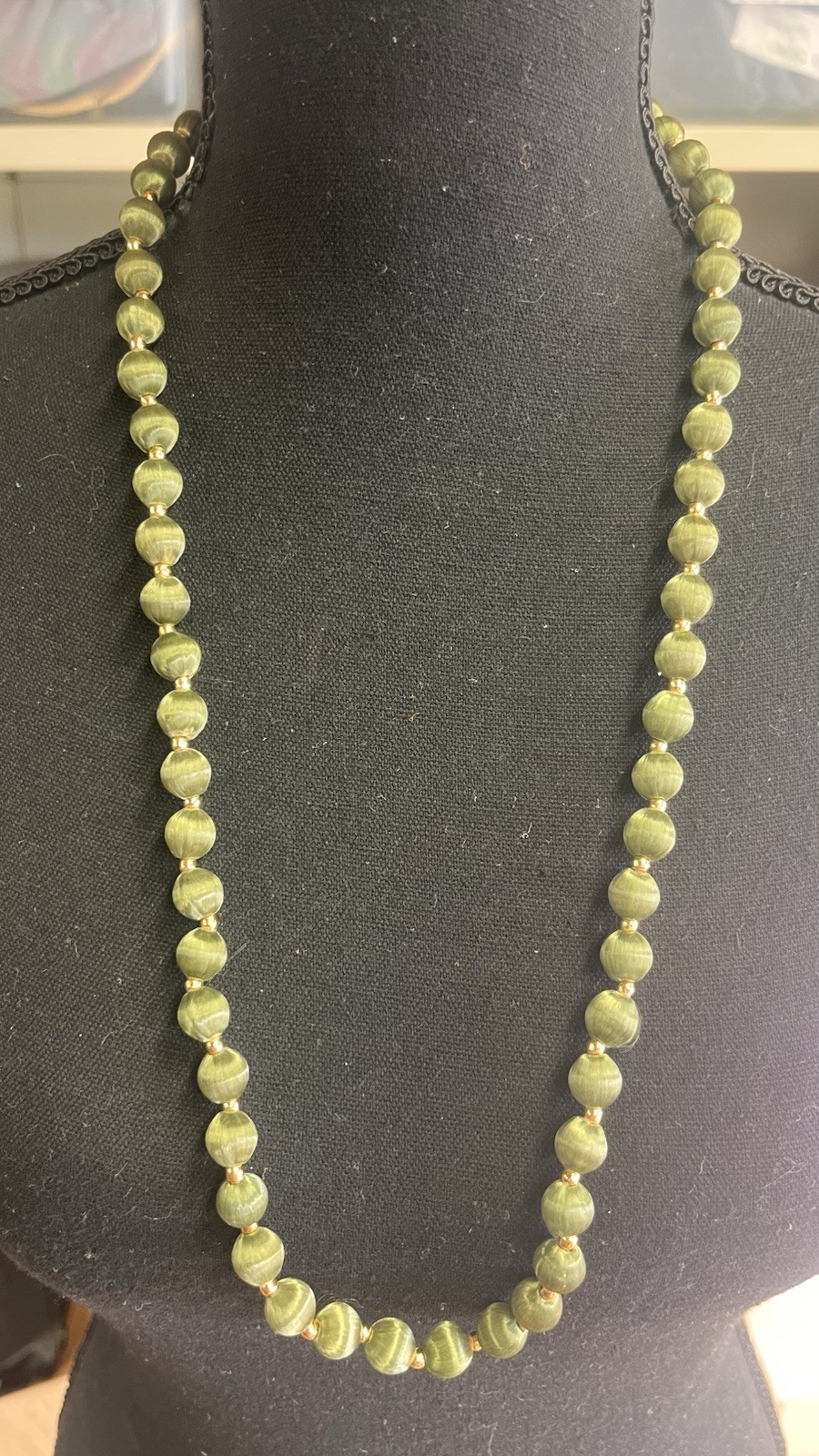 VTG Gold Tone & Olive Green Faux Silk Beads Necklace 18” Lgth Fairy Elegant Boho
