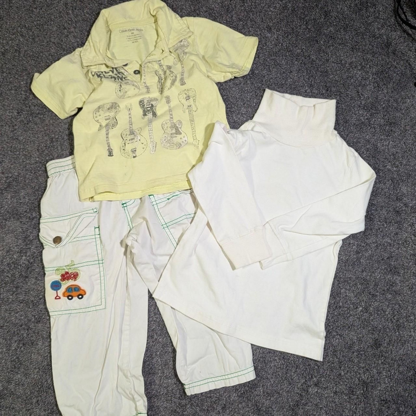 Boy's 24M 2T Baby Toddler Clothing bundle lot of 3 pieces
